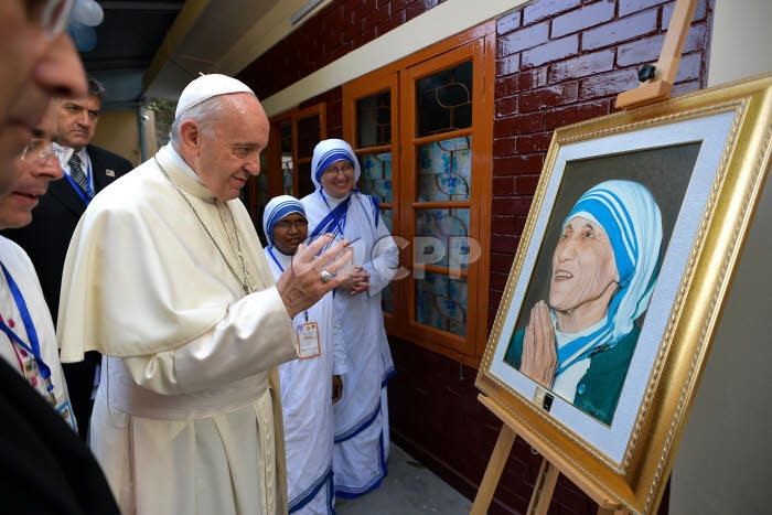 Voyage apostolique du pape François en Bangladesh. Visite à la Maison Mère-Teresa à Dacca